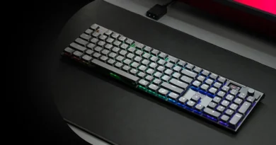 CHERRY XTRFY bringt eine neue, ultraschnelle mechanische Gaming-Tastatur mit Aluminiumrahmen und Display auf den Markt