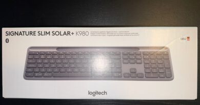 Unboxing: Logitech Signature Slim Solar+ K980