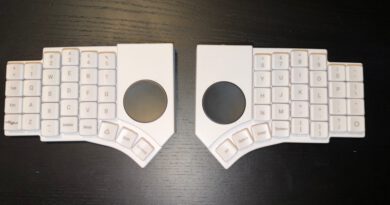 MoErgo Go60 – Grundlagen 1: Tastenkappen entfernen und die Tastatur für die eigenen Bedürfnisse vorbereiten